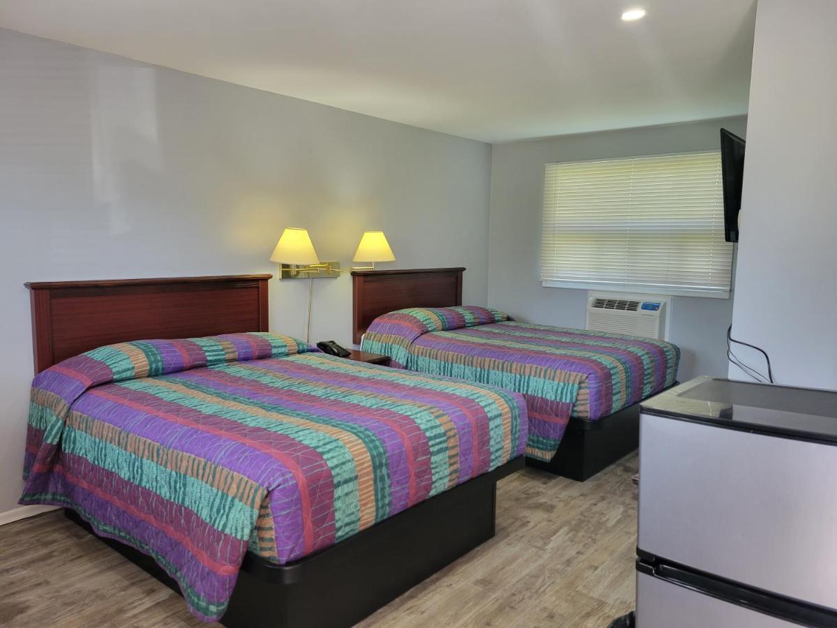 Knights Inn Кобург Экстерьер фото