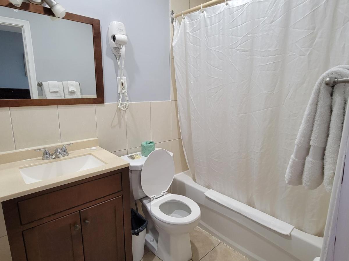 Knights Inn Кобург Экстерьер фото