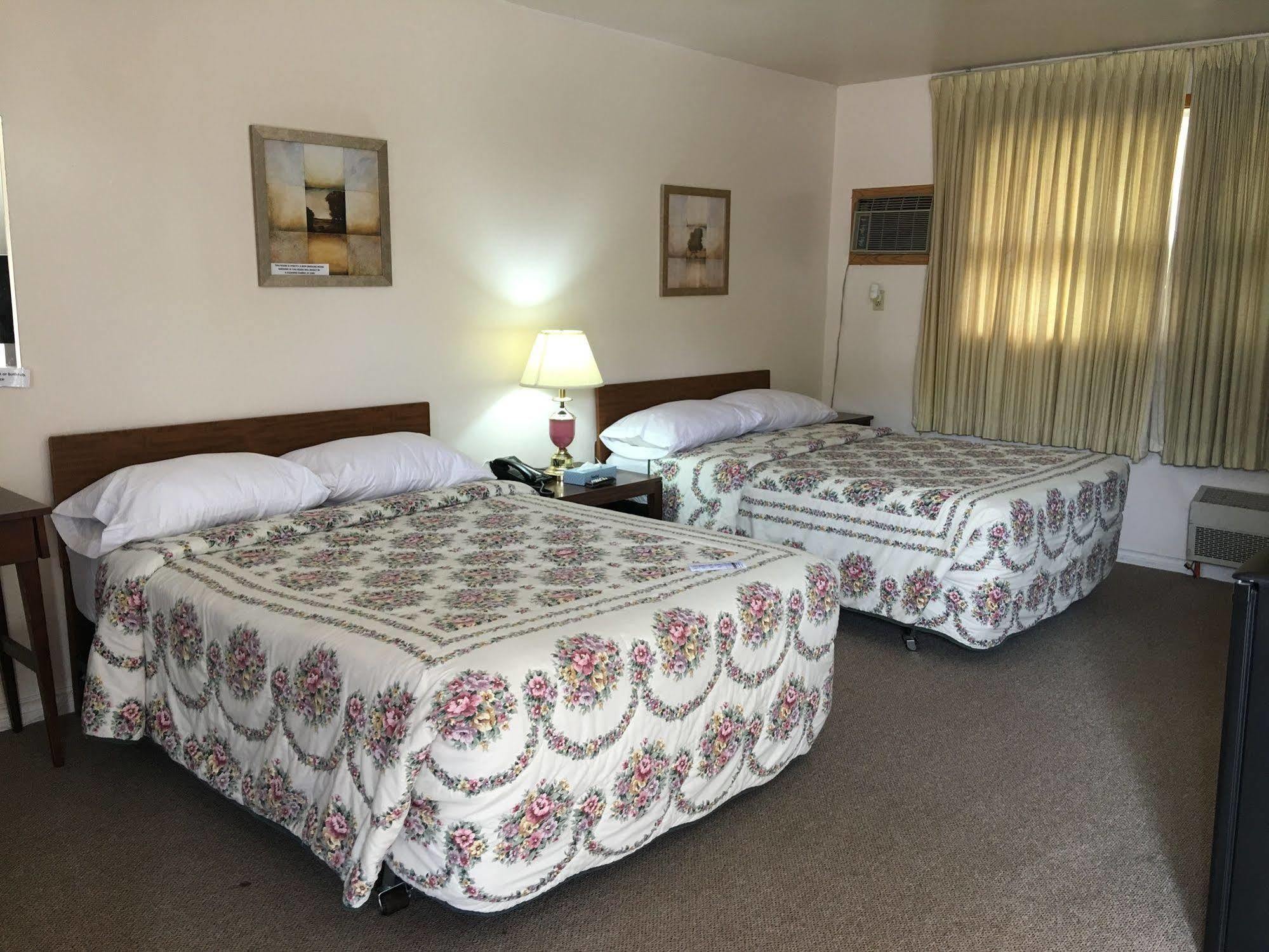 Knights Inn Кобург Экстерьер фото